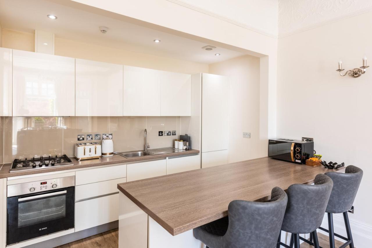 3 Bedroom Garden Apartment Opposite The Beach Hove Extérieur photo