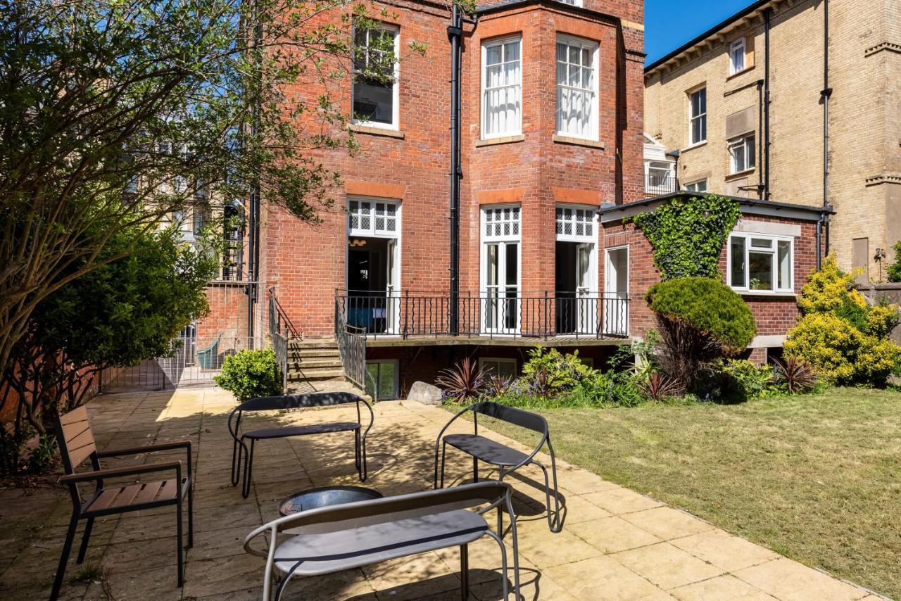 3 Bedroom Garden Apartment Opposite The Beach Hove Extérieur photo